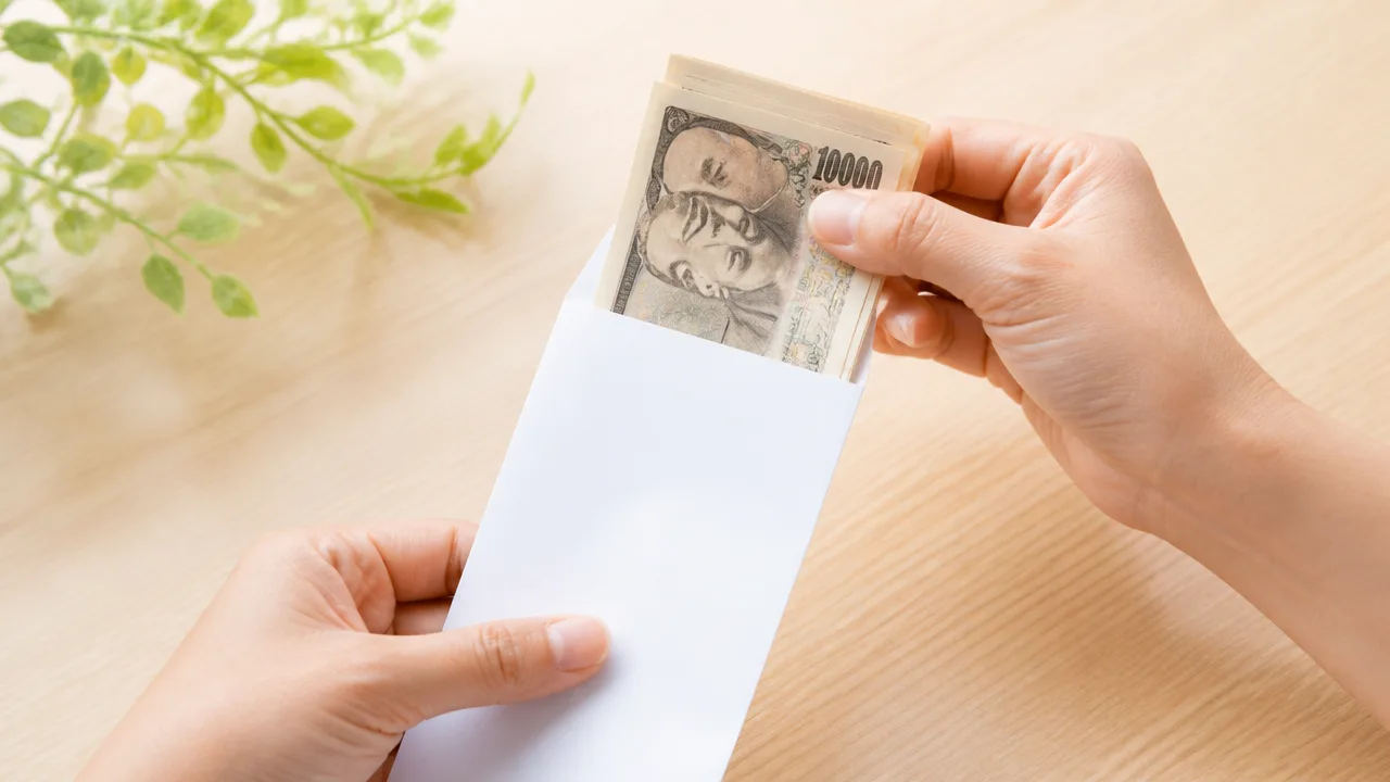 祭りの花代を包む封筒の書き方は?表書きや金額のマナーを解説