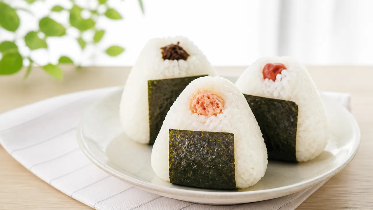 コンビニおにぎりのご飯は何グラム？1個の量と目安を紹介