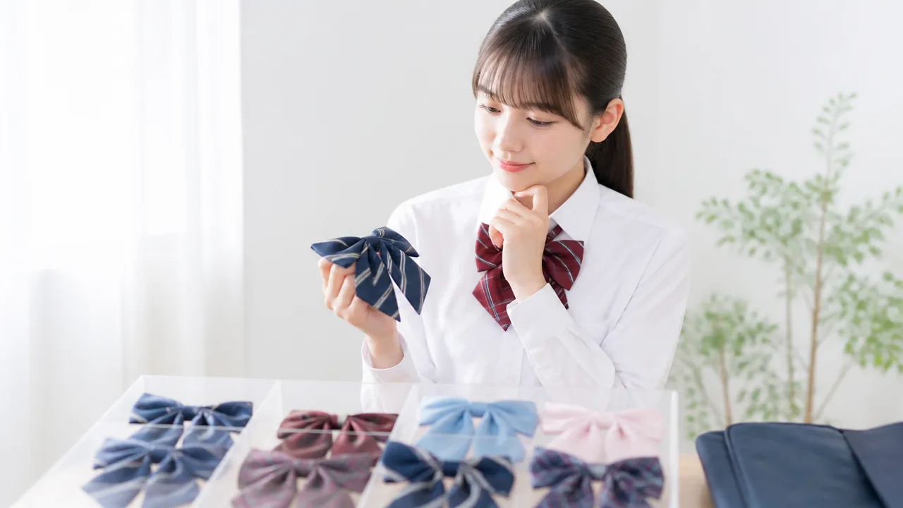 制服リボンはドンキで買える?売り場や種類、選び方を紹介