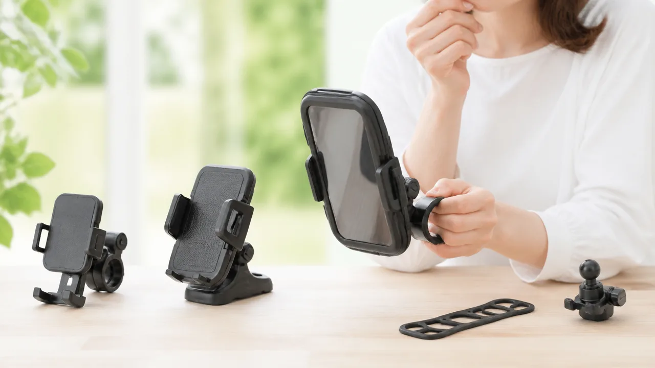 ダイソーのスマホホルダーは自転車で使える？種類や選び方を紹介