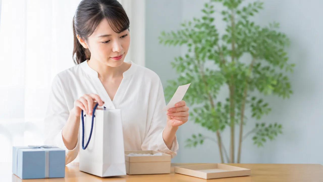 プレゼントの値段を隠す方法は?値札の外し方と贈る際のマナー